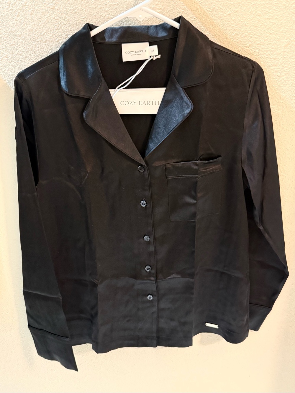 NWT Cozy Earth Black Serenity Mulberry Silk Long Sleeve Pajama Top - Size XS